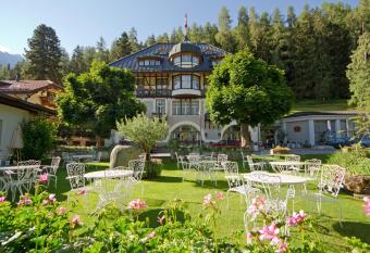 Hotel Villa Post has Balcony rooms