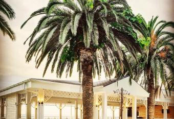 Hotel Cheluskintsev has Balcony rooms