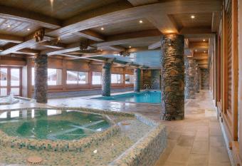 CGH R  sidences & Spas Le Hameau Du Beaufortain has Balcony rooms