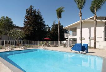 Motel 6-San Luis Obispo, CA - North allows 18 year olds to book a room