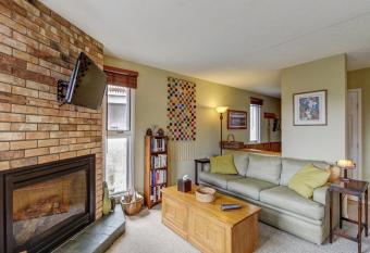 Bridges 19 has Balcony rooms