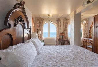 Martine Inn allows 18 year olds to book a room