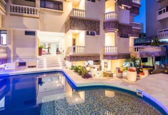 Hotel American Golf allows 18 year olds to book a room