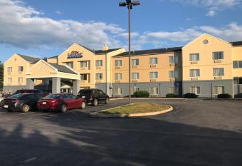 Baymont by Wyndham Chambersburg allows 18 year olds to book a room