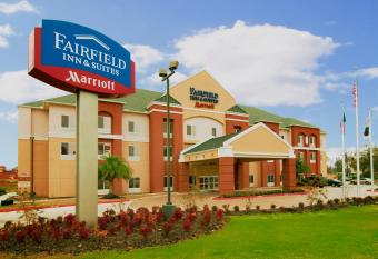 Fairfield Inn & Suites Houston Channelview allows 18 year olds to book a room