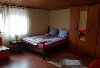 Apartmani Emil has Balcony rooms