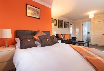 St Anne s Serviced Accommodation - Bicester Oxfordshire has Balcony rooms