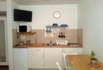 Estudio La Calma allows 18 year olds to book a room