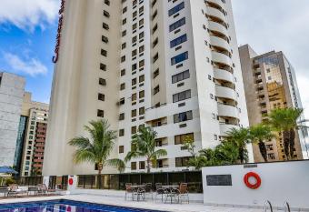 Comfort Suites Bras  lia has Balcony rooms