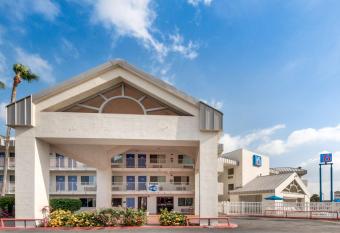 Motel 6-Brownsville, Tx North allows 18 year olds to book a room