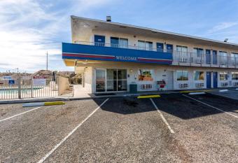 Motel 6-Needles, Ca has Smoking rooms