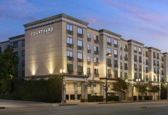 Courtyard by Marriott Los Angeles Pasadena/Old Town has Balcony rooms