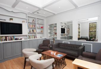 Chicago Parthenon Hostel allows 18 year olds to book a room