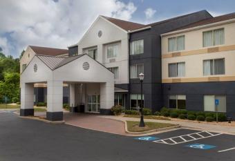 Fairfield Inn & Suites Macon allows 18 year olds to book a room