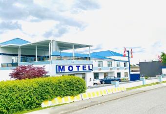 Happy Day Inn allows 18 year olds to book a room