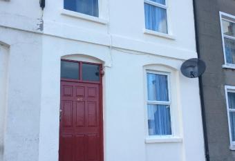Wexford Town Opera Mews - 2 Bed Apartment allows 18 year olds to book a room