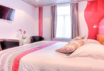 Hotel Le Terminus allows 18 year olds to book a room