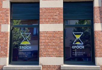 De Buitenmuur Guest House has rooms with a private hot tub