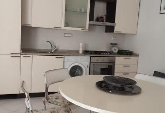 Patty house allows 18 year olds to book a room