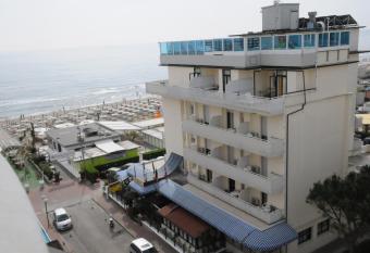 Hotel Byron has Balcony rooms