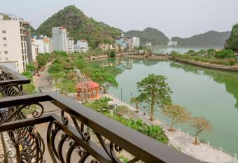 Sea Balcony Hotel has Balcony rooms