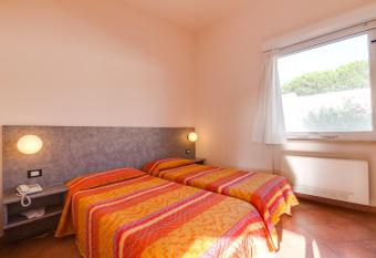 AutoHotel allows 18 year olds to book a room