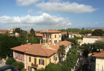 Treehouse allows 18 year olds to book a room