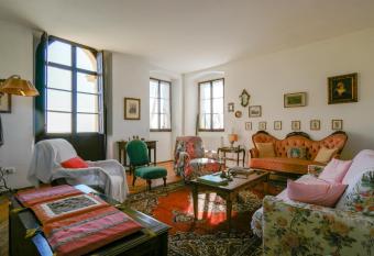 Villa Cristani allows 18 year olds to book a room