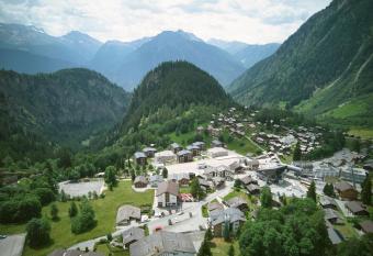 Hotel Massa has Balcony rooms