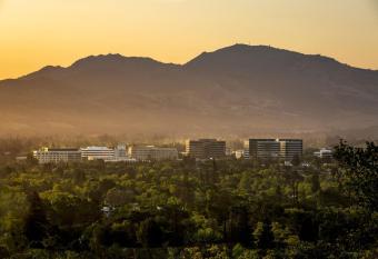 Walnut Creek Marriott has rooms with a private hot tub