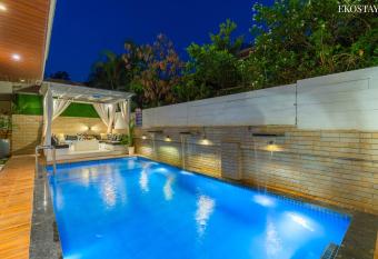 Ekostay Gold - SUCASA VILLA - Games Room - Private Pool has Smoking/Balcony rooms