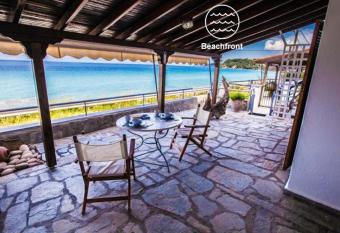 Houseloft Grand Sunset Siviri Beach allows 18 year olds to book a room