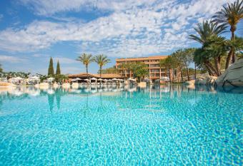 Hipotels Hipocampo Palace & Spa allows 18 year olds to book a room