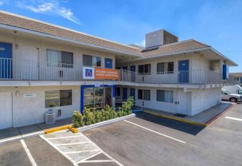 Motel 6-Jurupa Valley, CA - Riverside West allows 18 year olds to book a room