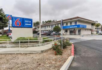 Motel 6-Salinas, CA - South - Monterey Area allows 18 year olds to book a room