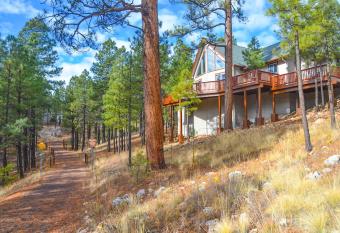 The Holland Home has Balcony rooms