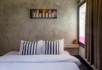 Costa Bed Hua Hin allows 18 year olds to book a room