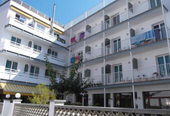 Hotel Simeon has Balcony rooms