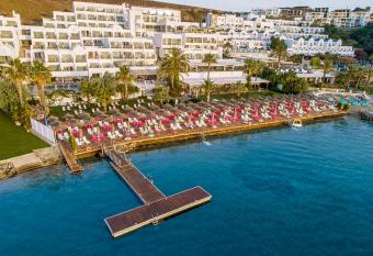 Prive Hotel Bodrum - Adult Only allows 18 year olds to book a room