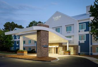 Fairfield Inn & Suites Savannah Airport allows 18 year olds to book a room