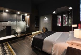 Casa Restauro allows 18 year olds to book a room