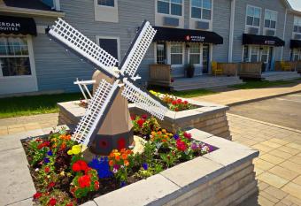 Amsterdam Inn & Suites Moncton has Balcony rooms