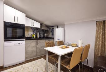 Tarabya Suites has rooms with a private hot tub