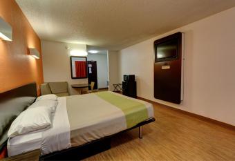 Motel 6-Houston, TX - Hobby has Smoking rooms