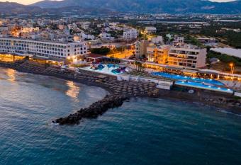 Petra Mare has Balcony rooms