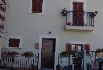 La Dote has Balcony rooms