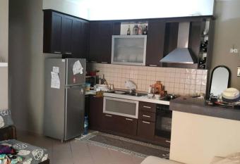 Splendido Apartmens Golem Durres allows 18 year olds to book a room