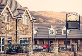 The Harbour Inn allows 18 year olds to book a room