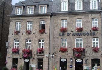 H  tel Le D Avaugour allows 18 year olds to book a room