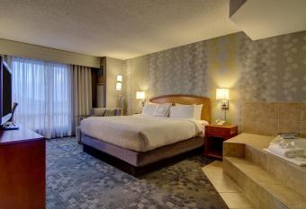 Courtyard by Marriott Tysons McLean has Balcony rooms